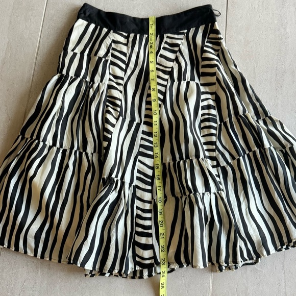 Anthropologie Zebra Modern Print Midi Silk Skirt Size 4 - Picture 8 of 9